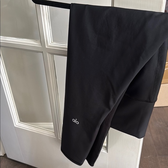 ALO Yoga Black Pants M - Picture 3 of 7